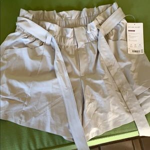 Athleta Skyline short gray 8T